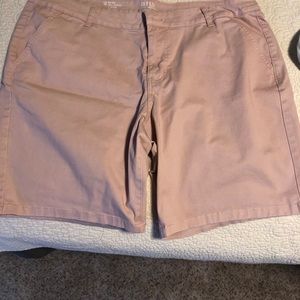 Women’s chino shorts